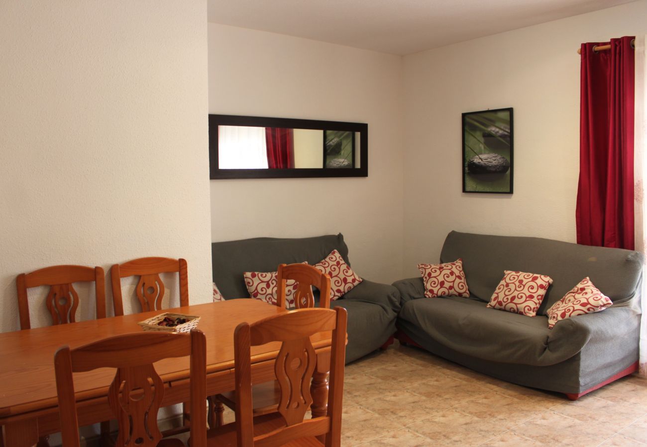 Apartamento en Xeraco Playa - Delfines II bl.III esc.III bajo pta.1 (garaje # 08