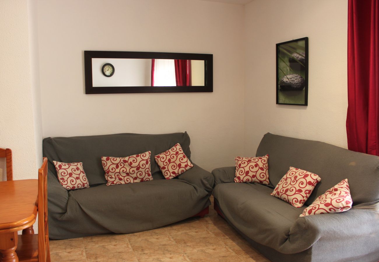 Apartamento en Xeraco Playa - Delfines II bl.III esc.III bajo pta.1 (garaje # 08