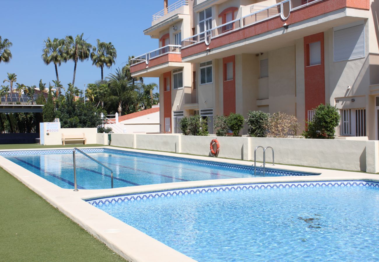 Apartamento en Xeraco Playa - Delfines II bl.III esc.III bajo pta.1 (garaje # 08