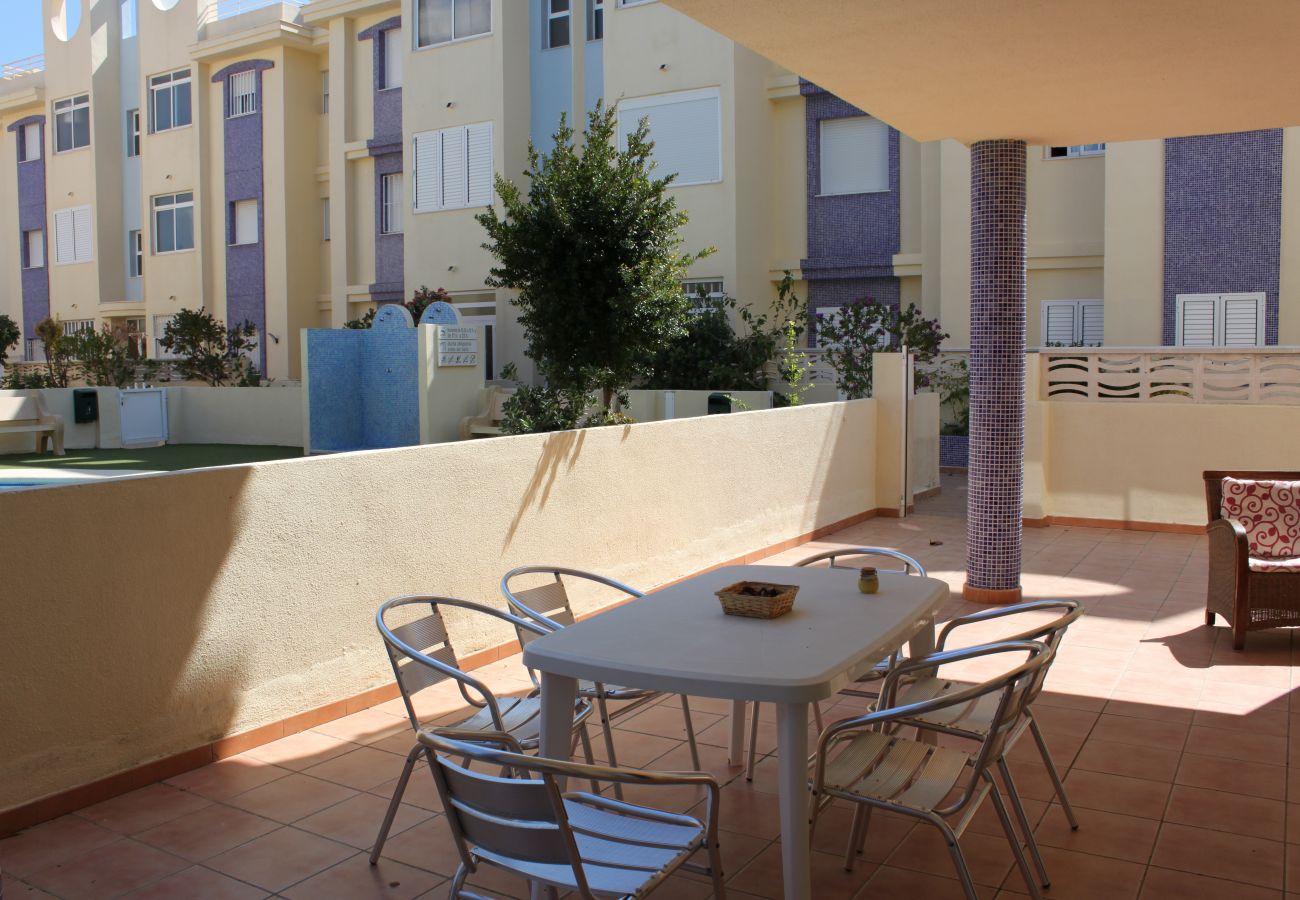 Apartamento en Xeraco Playa - Delfines II bl.III esc.III bajo pta.1 (garaje # 08