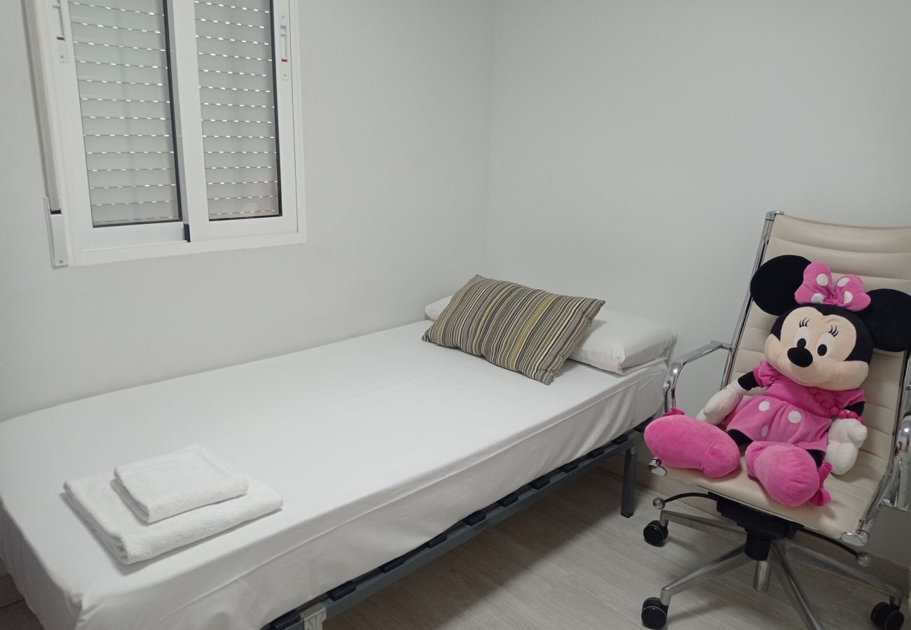 Apartamento en Playa de Gandía - Mikonos IV 9º Solo Familias!