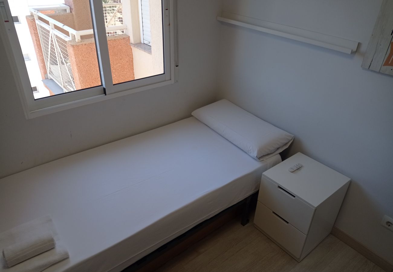 Apartamento en Playa de Gandía - Mikonos IV 9º Solo Familias!