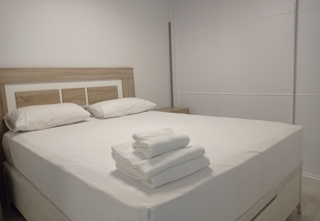Apartamento en Playa de Gandía - Mikonos IV 9º Solo Familias!