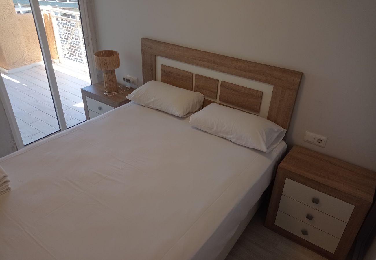 Apartamento en Playa de Gandía - Mikonos IV 9º Solo Familias!