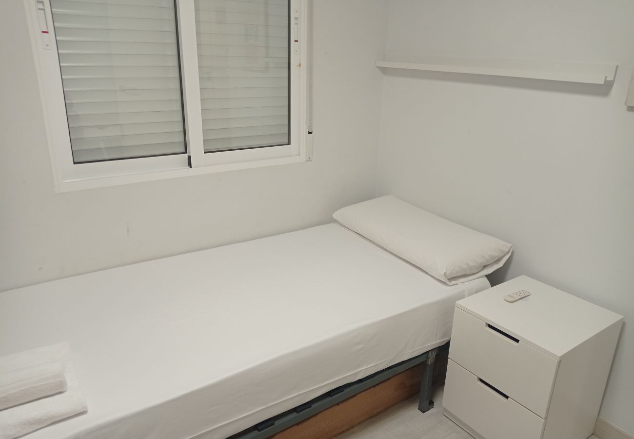 Apartamento en Playa de Gandía - Mikonos IV 9º Solo Familias!
