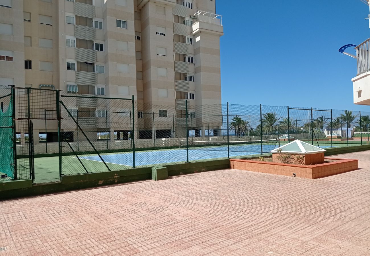 Ferienwohnung in Playa de Gandía - 1.Bahamas I esc.II 8º pta.15