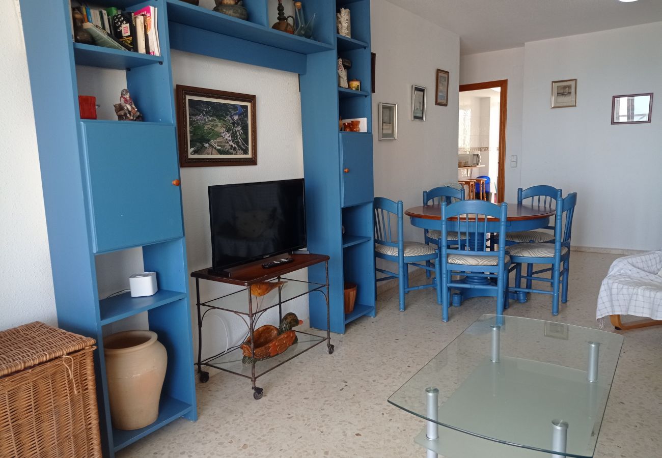 Apartment in Playa Xeraco - Mar Azul esc.II 6º pta.16 Only Families