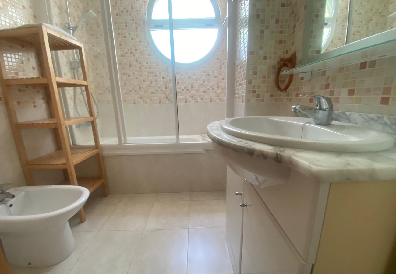 Apartment in Playa Xeraco - Delfines III bl.III esc.3 1º pta.4
