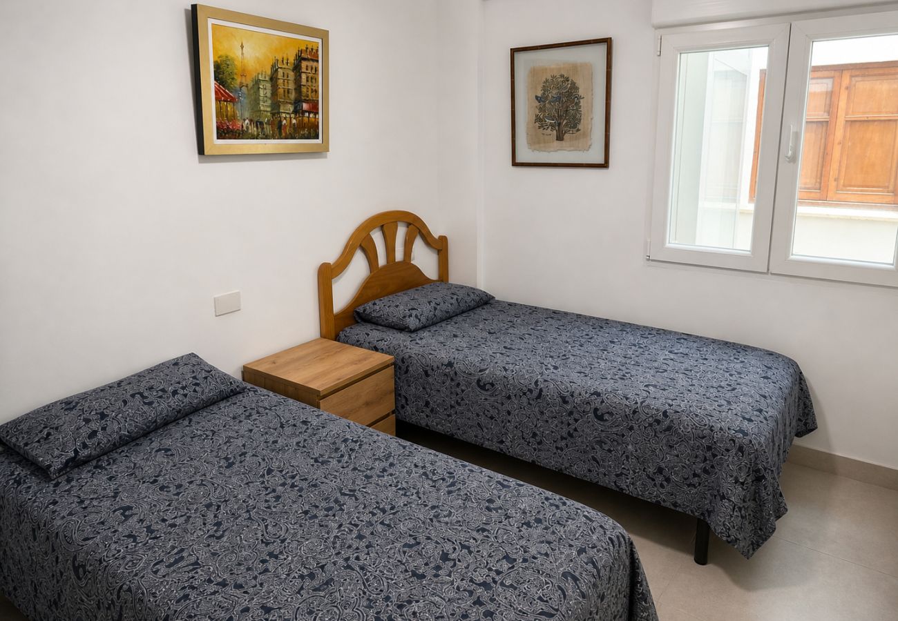 Apartment in Playa Xeraco - La Caracola Esc.A 2º Solo Familias
